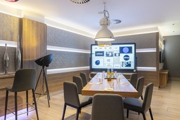 Weframe Holiday Inn Munich