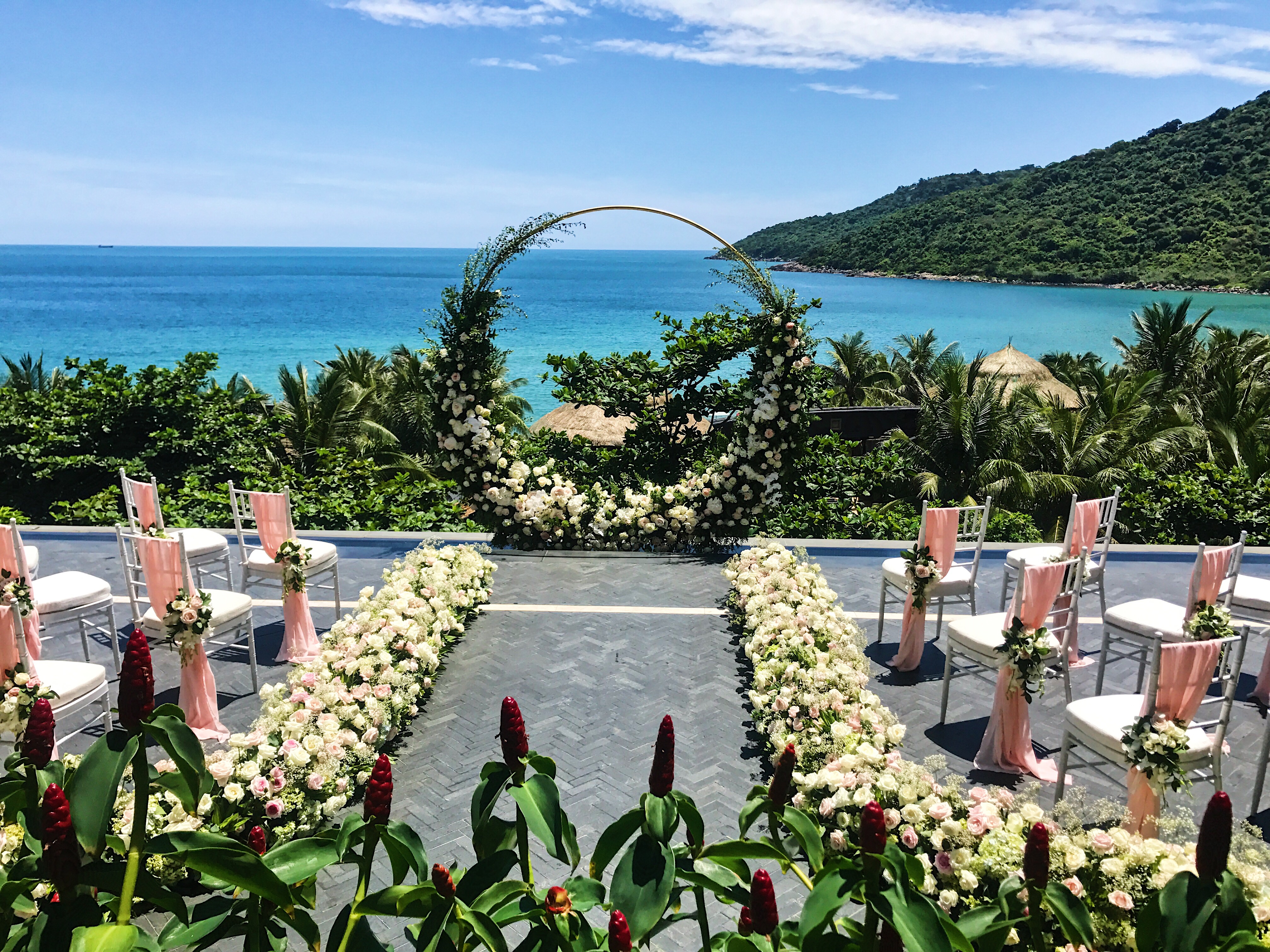 Intercontinental danang sun peninsula resort