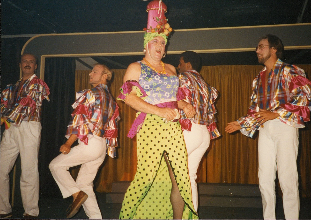 Lily white holiday inn show