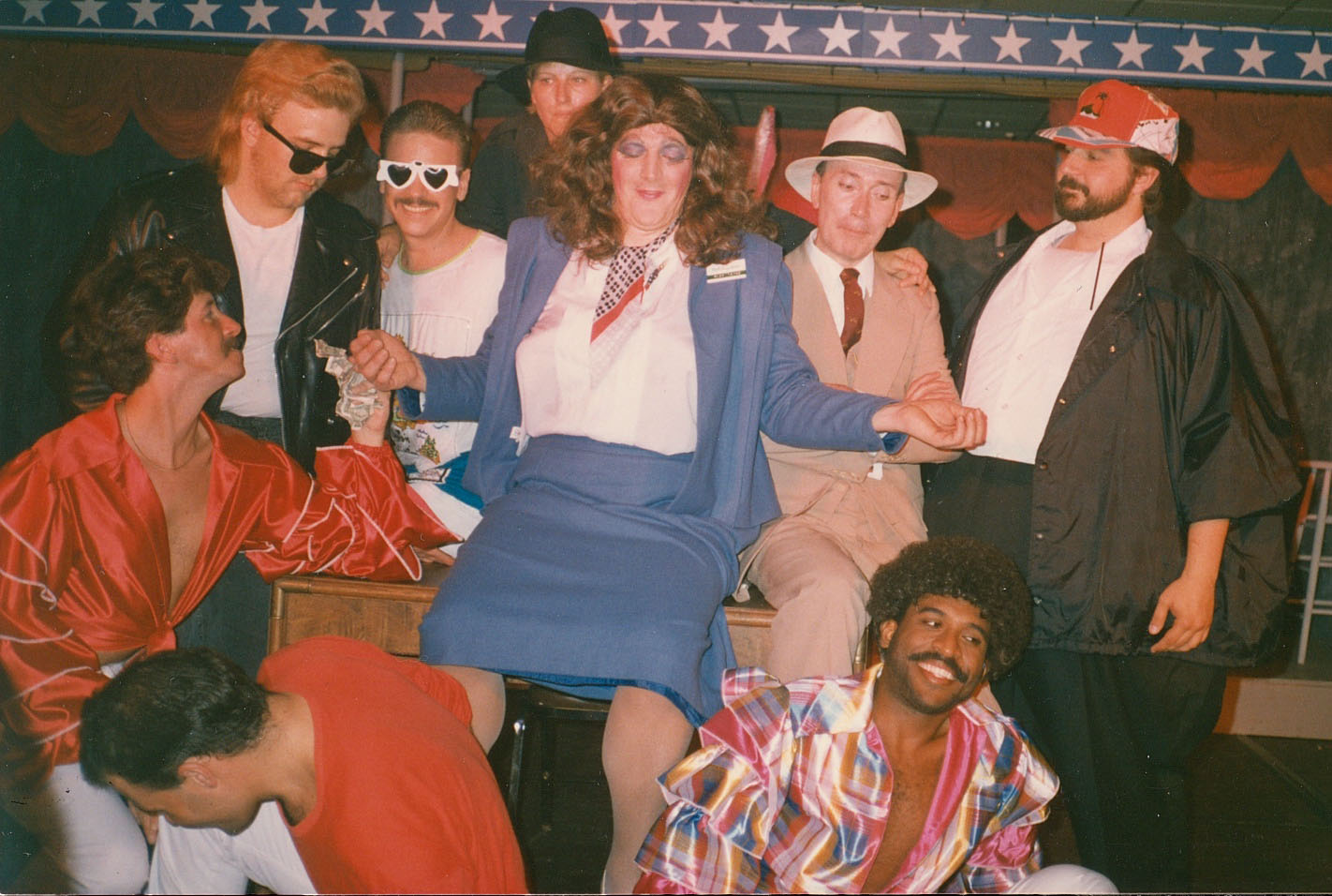 Video Thumb Image - Lily white holiday inn show