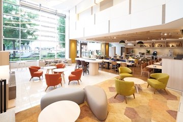 Holiday inn  suites shin osaka