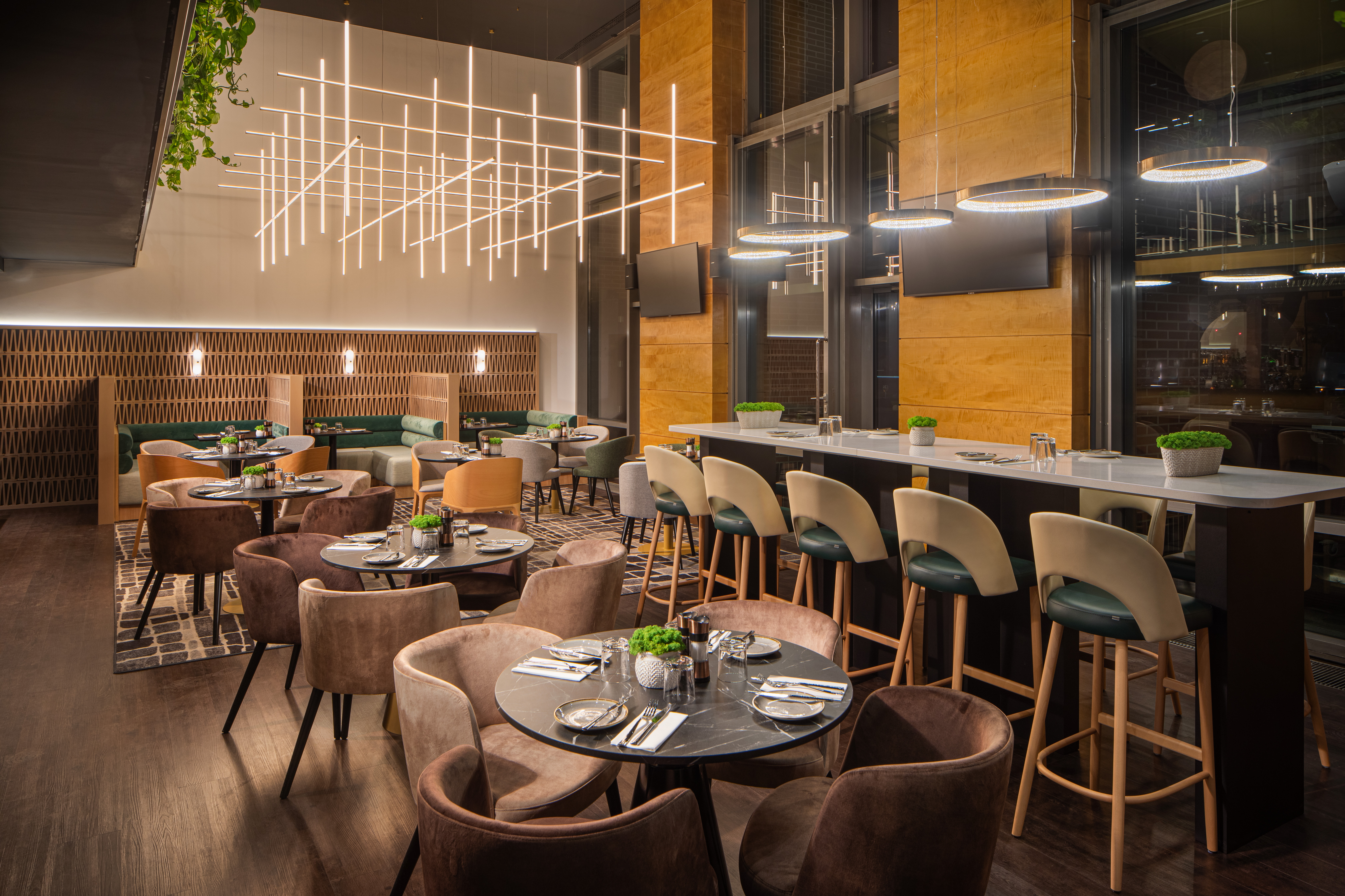 Crowne Plaza Hotels and Resorts Opens First Hotel in Hungary