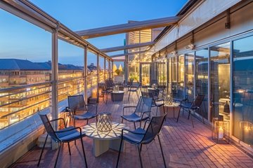 Club Lounge Terrace