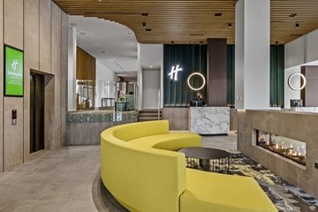 Holiday Inn Queenstown Remarkables Park open lobby