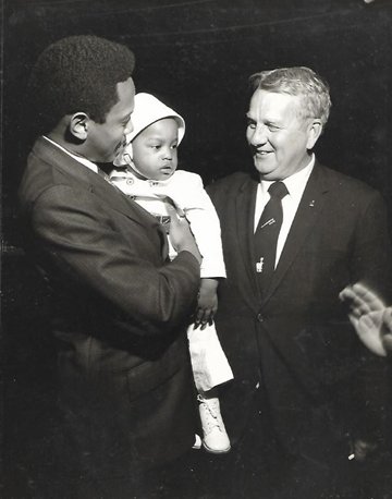 Kemons Wilson with Mark Stansbury and his Stansbury's son