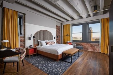 Hotel Indigo Omaha Downtown Guesr Room