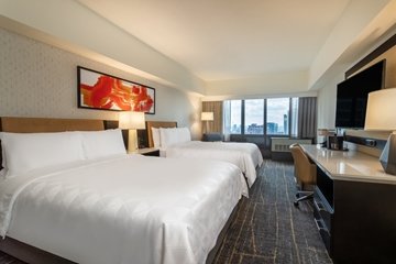 Spacious Holiday Inn