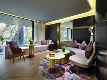IC Shanghai Wonderland Waterfall Suite