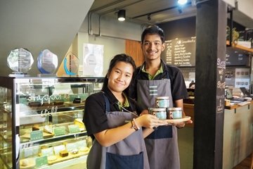 Steps trainees with granola cluster
