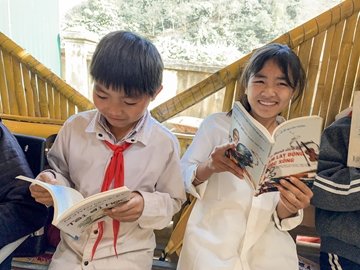 Book library in Dien Bien supported by Blue Dragon