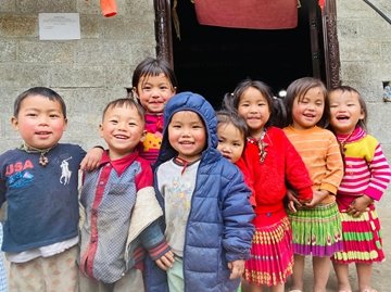 Children in Dien Bien image 2