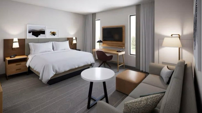 holiday-inn-launches-its-first-innovative-open-lobby-concept-in-uae-in-business-bay-img-03