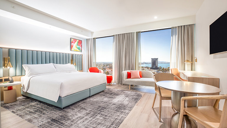 Holiday Inn & Suites Geelong Bay View