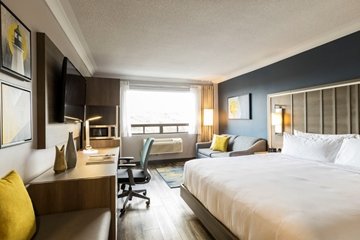 Crowne Plaza Saint John Harbour View has 135 premium guest rooms that provide a comforting, yet productive environment. 