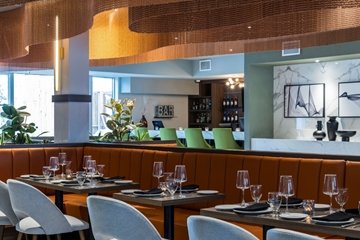 Enjoy all day dining at Crowne Plaza Saint John Harbour View’s onsite restaurant, Harbourvue Horizon. Experience a diverse menu that showcases the best of local and international cuisine.