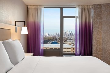 IHG hotels and resorts expands philadelphia presence with new holiday inn opening