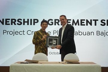 Ihg hotels and resorts to debut Crowne Plaza property in Labuan Bajo, Crowne Plaza Labuan Bajo signing 2