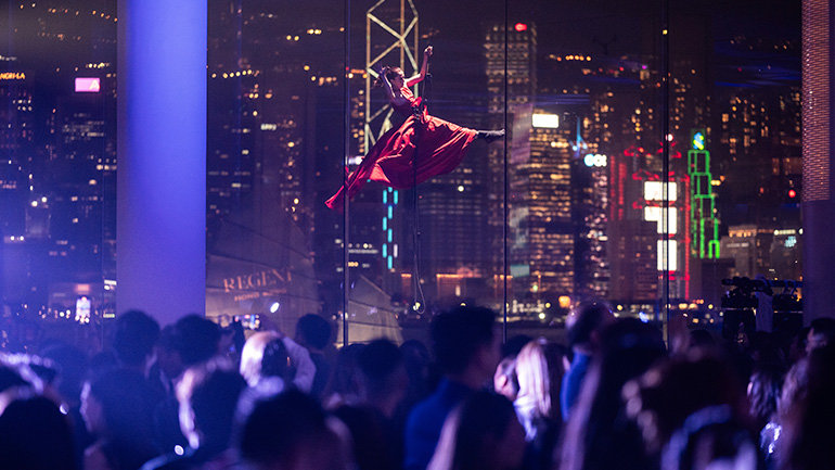 vertical façade dance