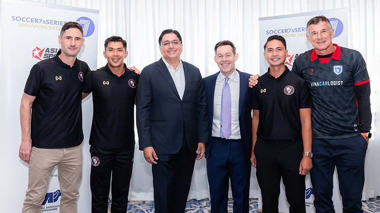 Daniel Bennett, Khairul Amri, Singapore Legends; Vivek Bhalla, Managing Director, South East Asia & Korea, IHG Hotels & Resorts; Dom Lane, CEO, Soccer7sSeries; Shahril Ishak and Aleksandar Duric, Singapore Legends