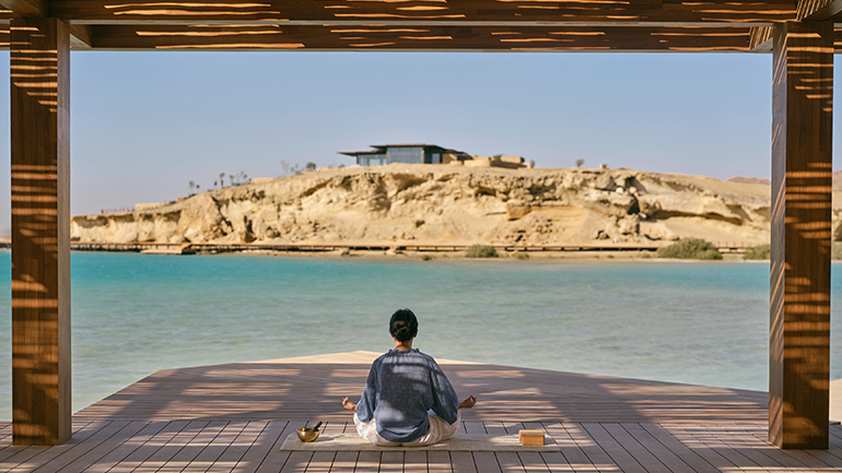 Image Gallery - Six Senses AMAALA opens between desert cliffs, lagoon waters, and the Red Sea coast