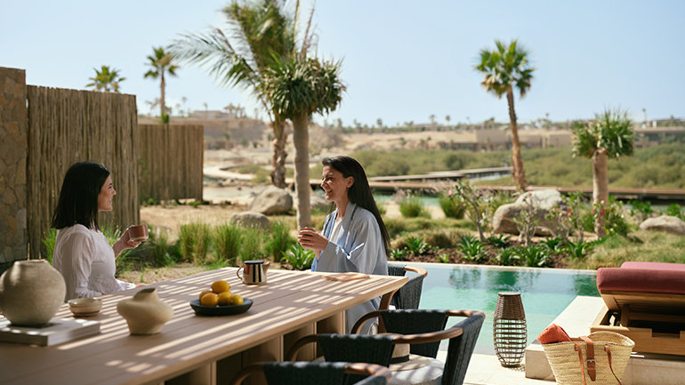 Image Gallery - Six Senses AMAALA opens between desert cliffs, lagoon waters, and the Red Sea coast