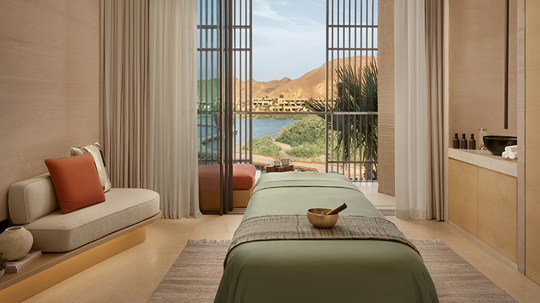 Image Gallery - Six Senses AMAALA opens between desert cliffs, lagoon waters, and the Red Sea coast