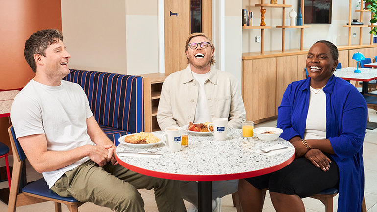 Image Gallery - The Great Wake Up Debate: Rob Beckett and Holiday Inn Express® Uncover the Wake Up Rituals Defining the UK and Ireland