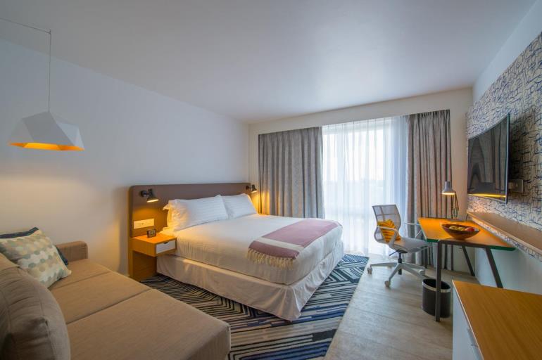 Holiday Inn Lusaka Guestroom2