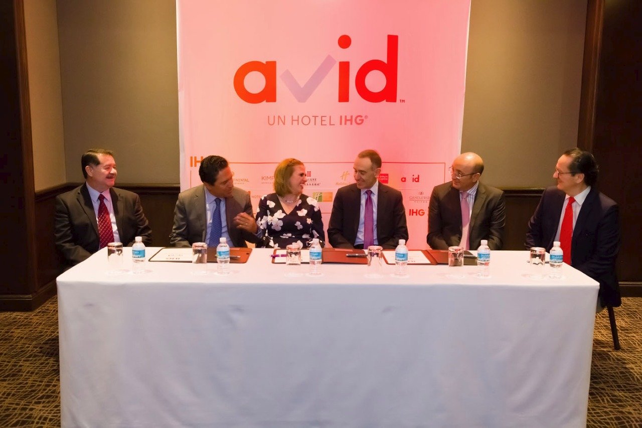 Avid mex signing