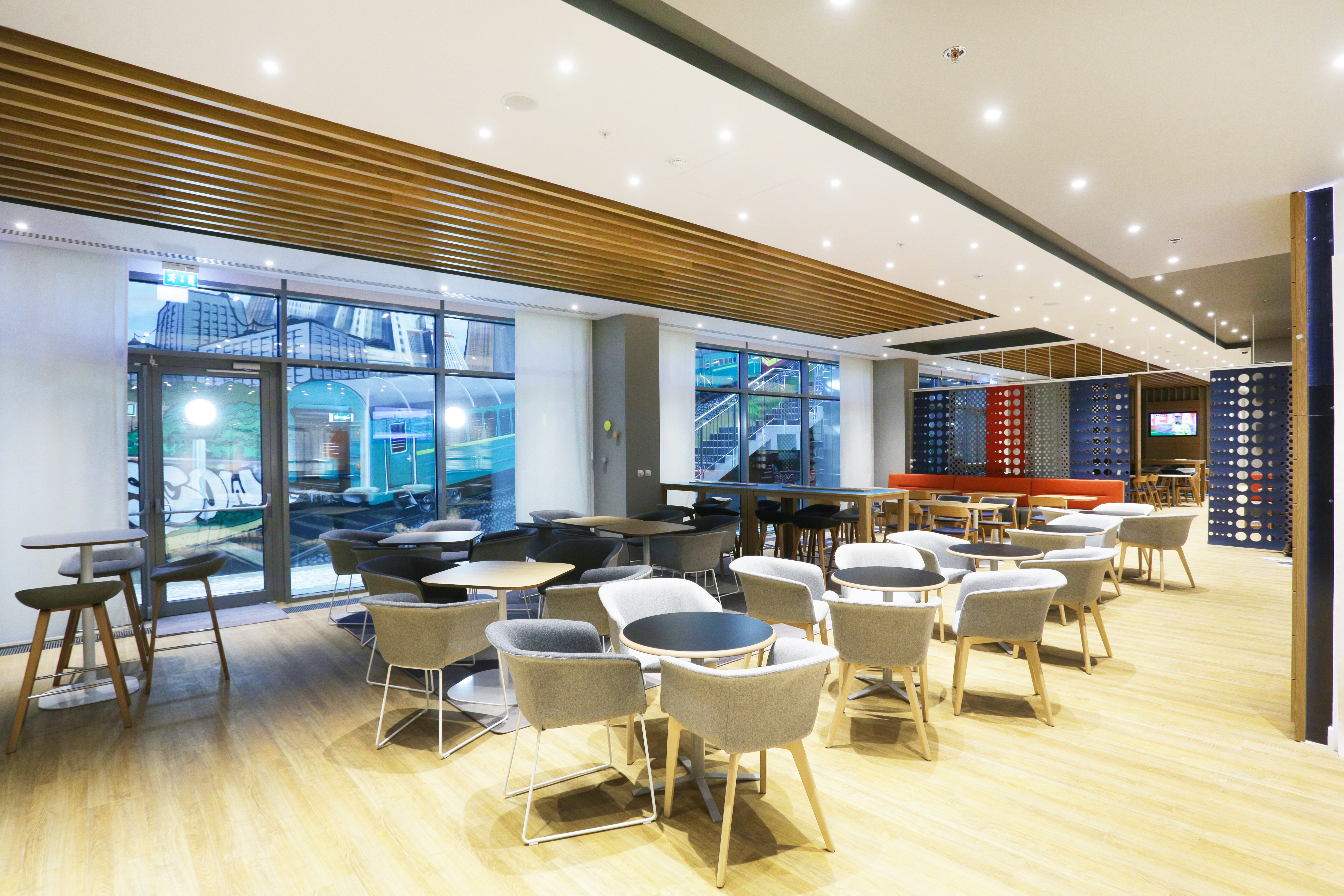 Guests can enjoy the beauty of the Kremlin or a show at the Bolshoi Theatre while staying at this brand-new Holiday Inn Express® in the centre of Moscow