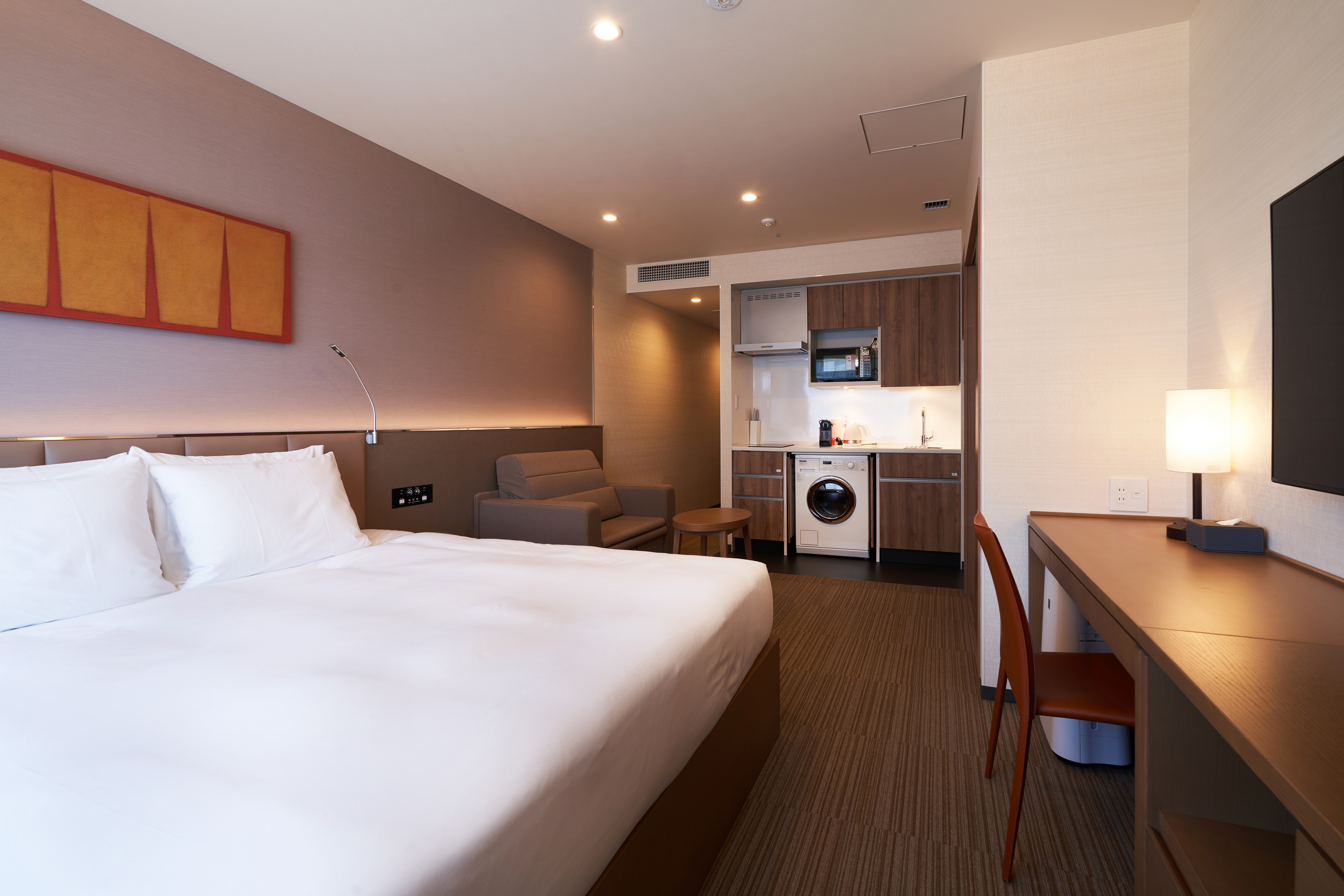 Holiday Inn Suites Shin Osaka Suite
