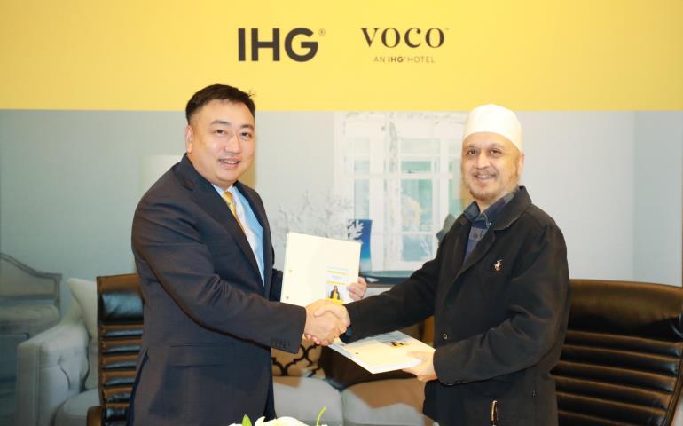 Voco Bkk Signing Ceremony